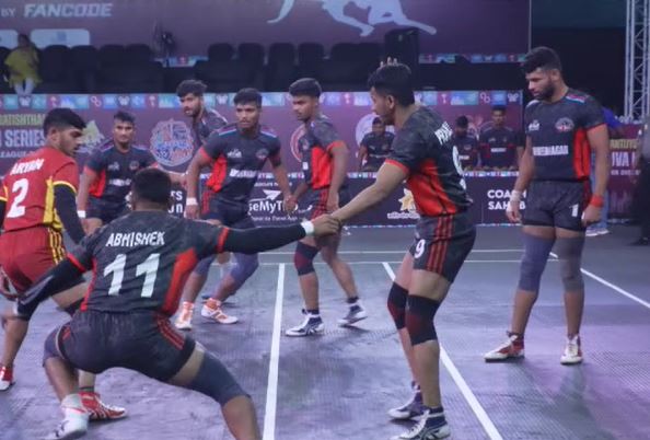 Abhishek Pawar portrays Kamaal Moment