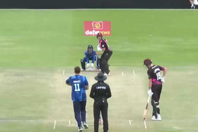 Yorkshire vs Somerset: Tom Abell's 89* off 51