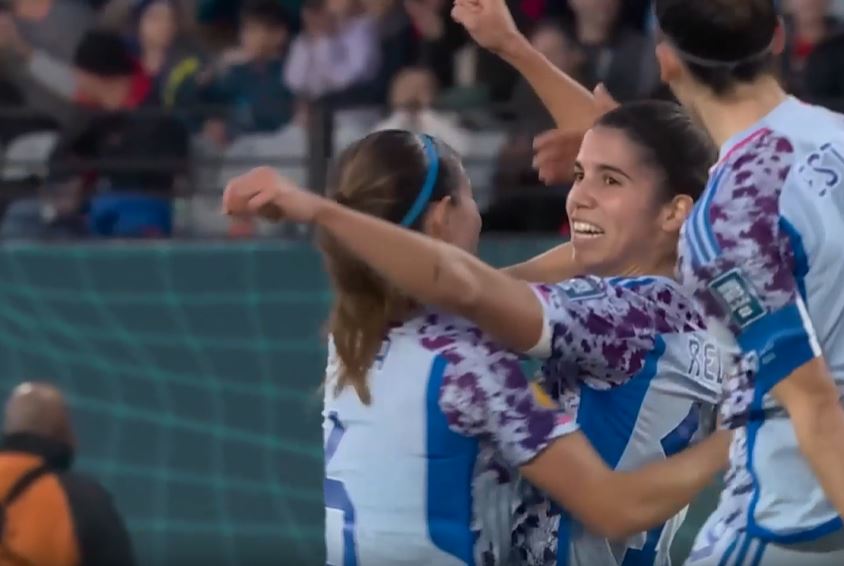 Spectacular Spain crush Switzerland 5-1 to secure QF spot