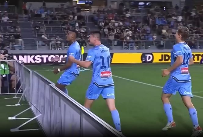 Sydney FC Dominate Western Sydney Wanderers 4-1
