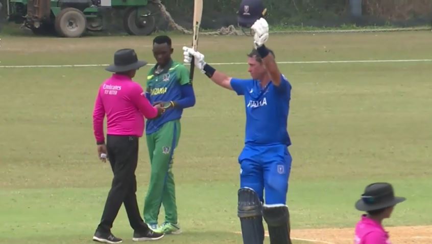 Italy vs Tanzania: Wayne Madsen's 110 off 71