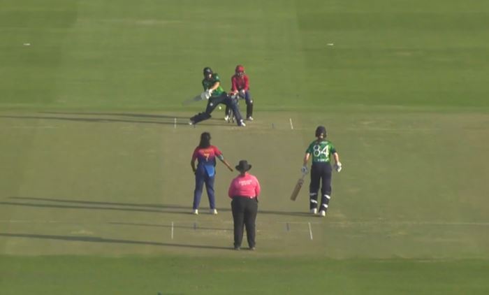 Ireland beat United Arab Emirates by 6 wickets