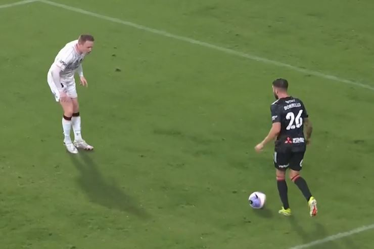 Brisbane Roar humble Western Sydney Wanderers 2-1
