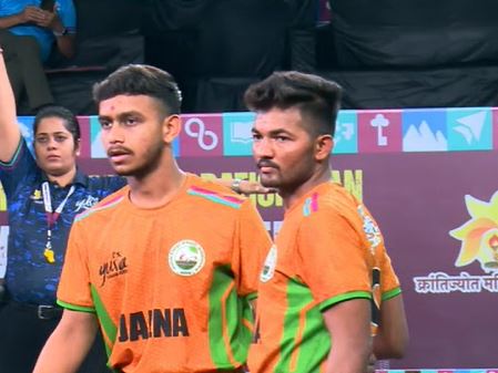 Kapil and Sunil's resilient Super Tackle