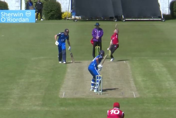 Leinster Lightning vs Munster Reds: Tim Tector's 54* off 41