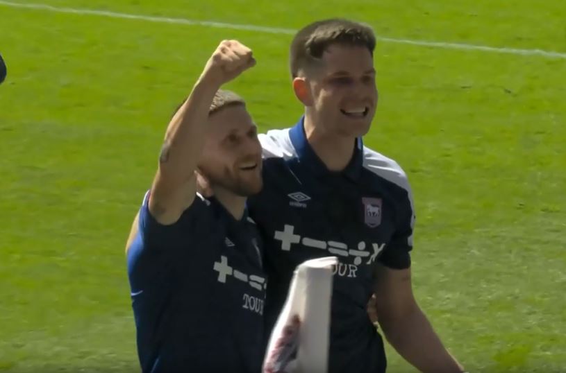 Ipswich Town outmuscle Huddersfield Town 2-0